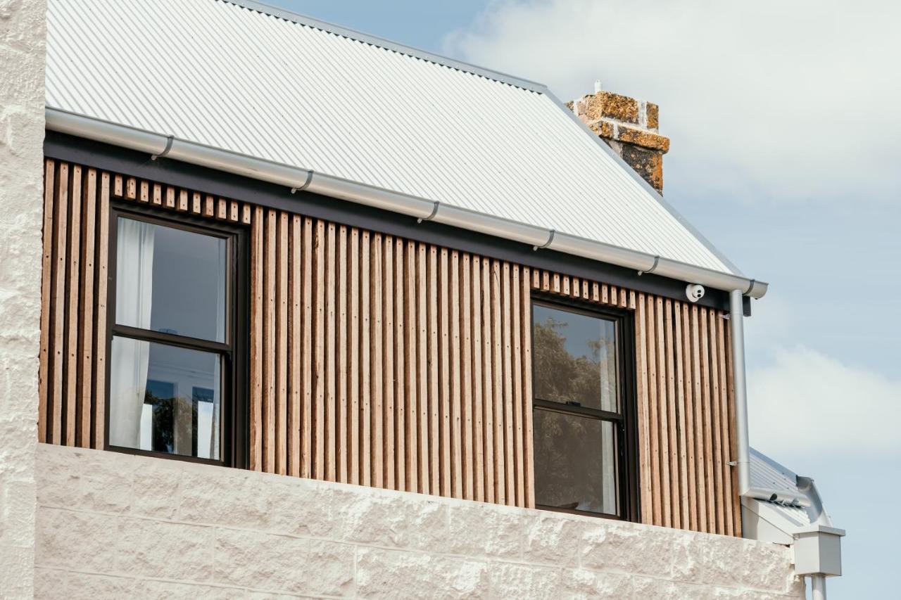 The Oak & Anchor Hotel Port Fairy Eksteriør billede The exterior of the building